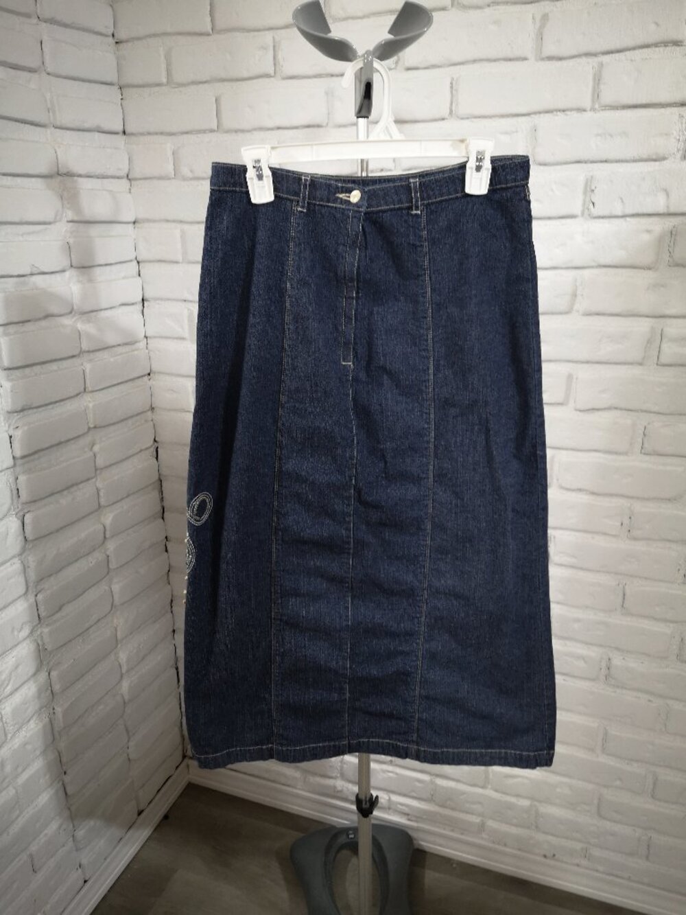 Lana Sport Petite Women's Size 12 Medium Wash Maxi Jean Skirt w/ Embroidery